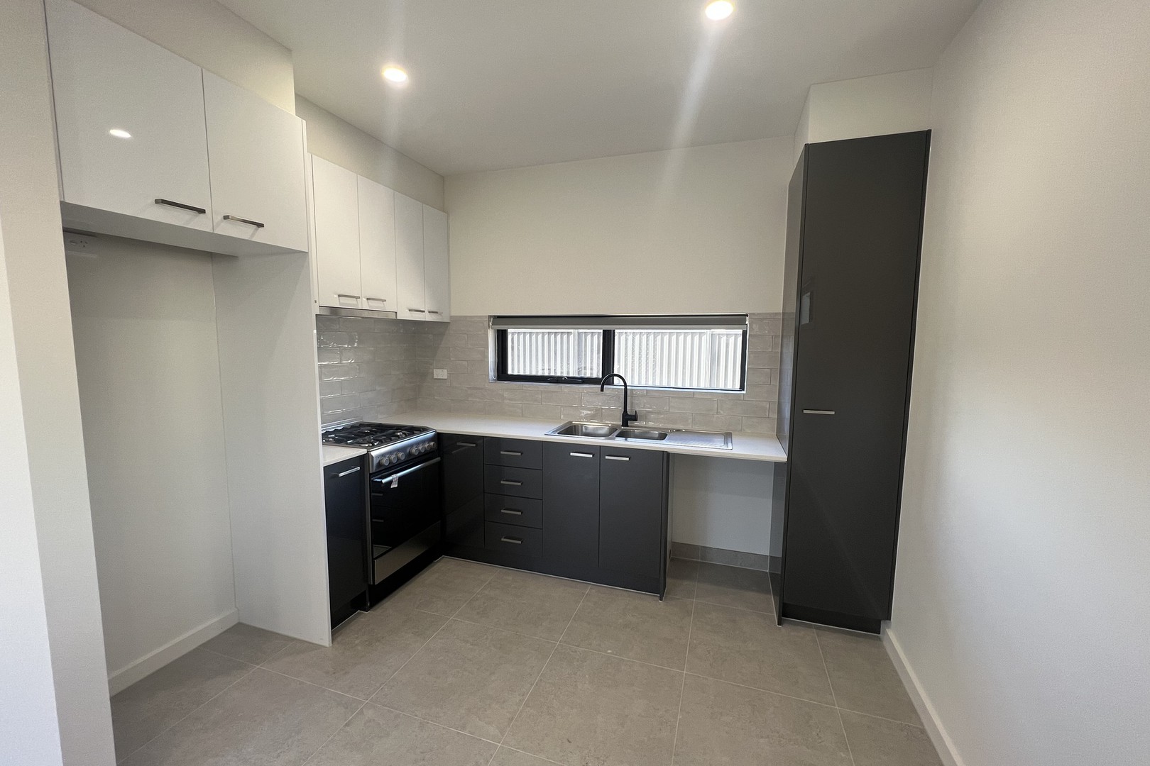 2/22 Henry Street, St Albans, VIC 3021, St Albans - Thumbnail 2