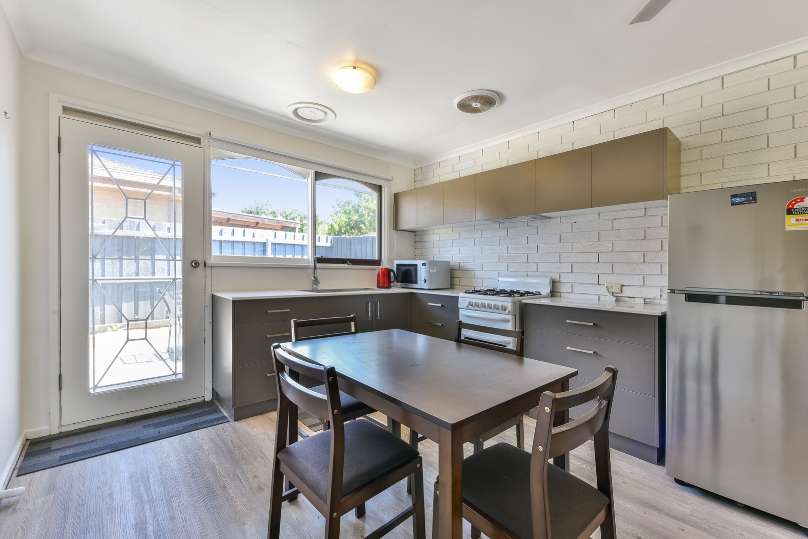 2/229 Torquay Road, Grovedale, VIC 3216, Grovedale - Thumbnail 2