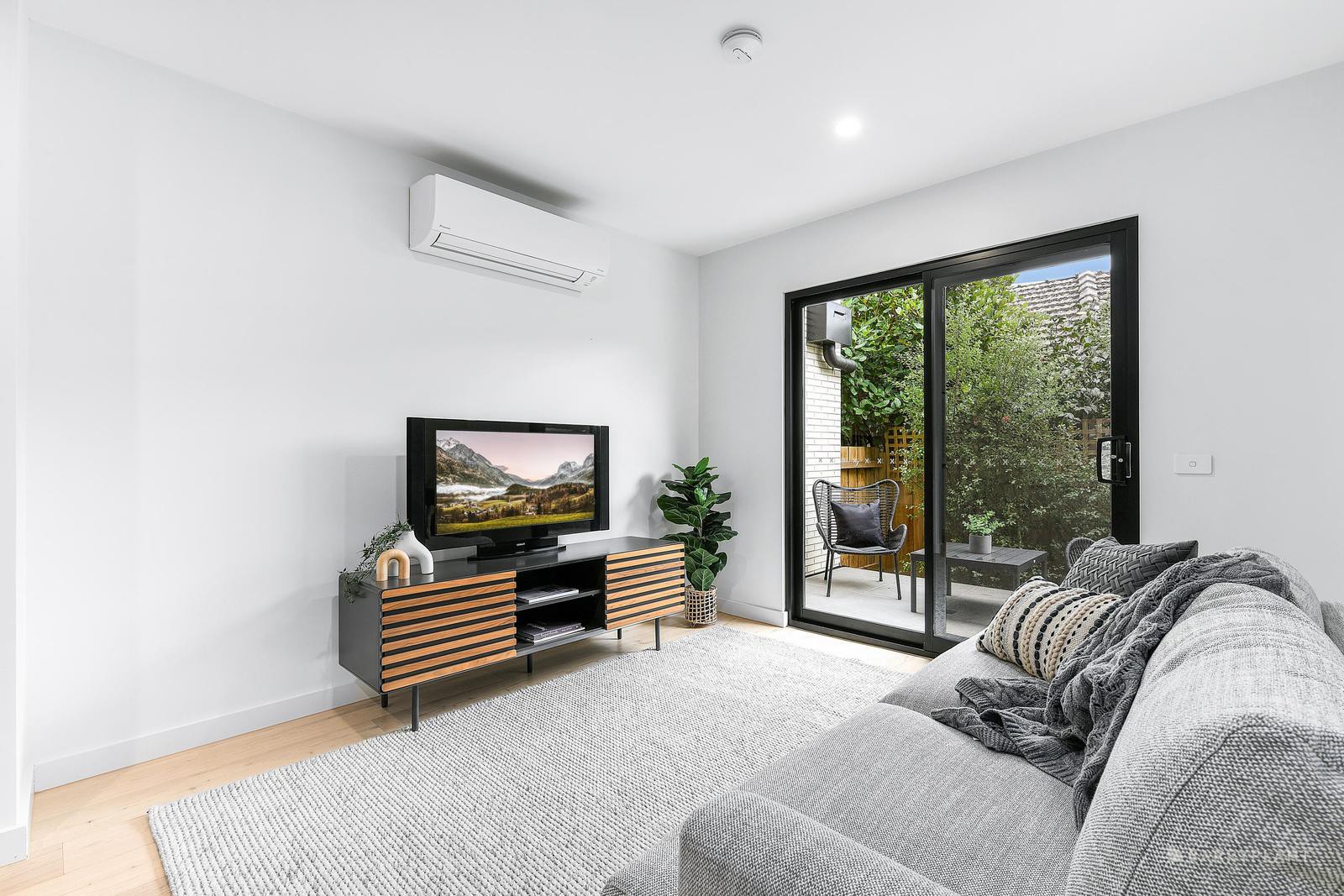 2/23 Carawatha Road, Doncaster, VIC 3108, Doncaster - Thumbnail 2