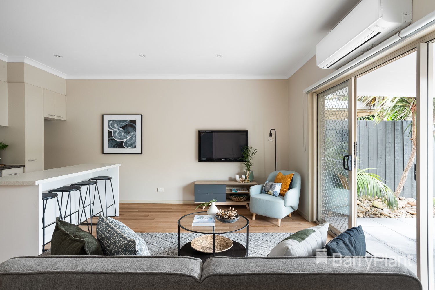 2/23 Laha Crescent, Preston, VIC 3072, Preston - Thumbnail 2