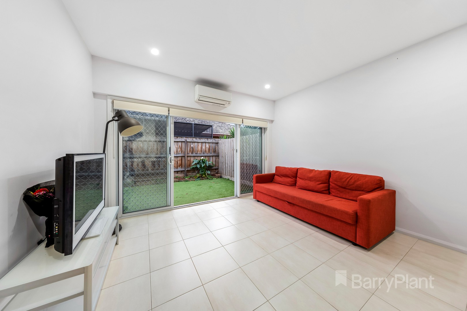 2/24 Adelaide Street, St Albans, VIC 3021, St Albans - Thumbnail 2