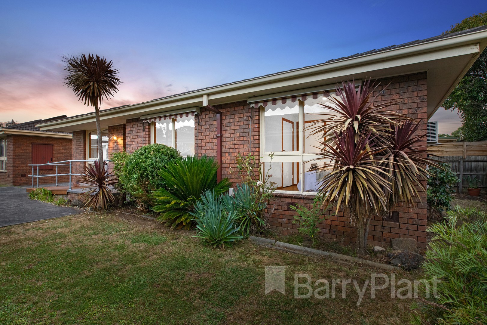 2/24 Cullis Parade, Bayswater, VIC 3153, Bayswater - Thumbnail 2
