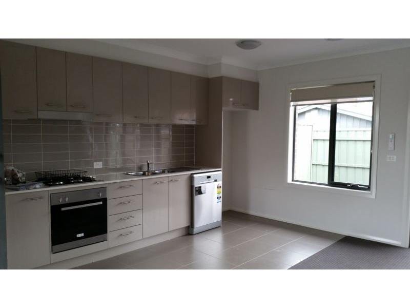 2/24 Willow Avenue, St Albans, VIC 3021, St Albans - Thumbnail 2