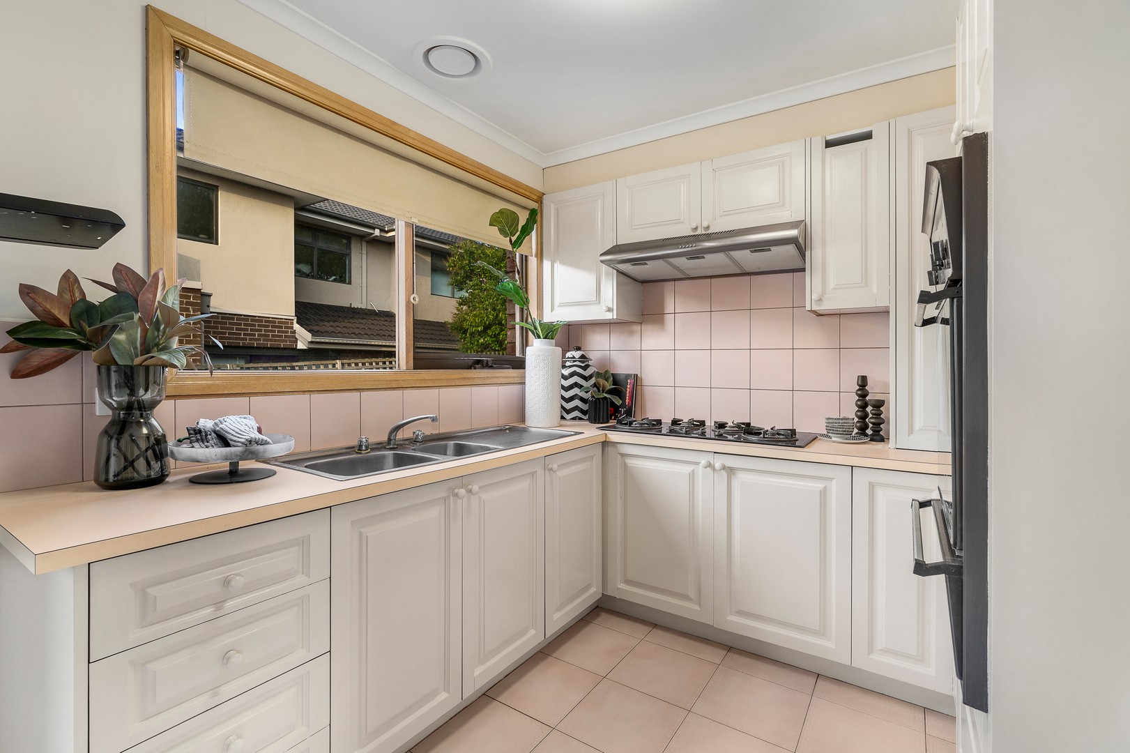 2/25 Churchill Street, Doncaster East, VIC 3109, Doncaster East - Thumbnail 6