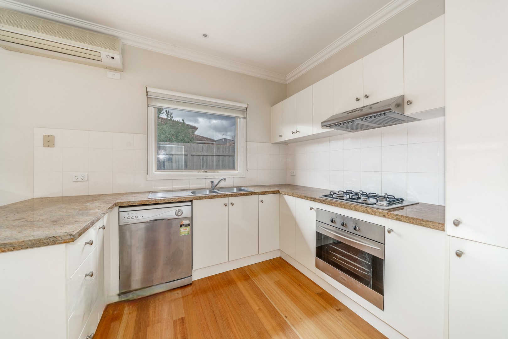 2/25 Clyde Street, Box Hill North, VIC 3129, Box Hill North - Thumbnail 2