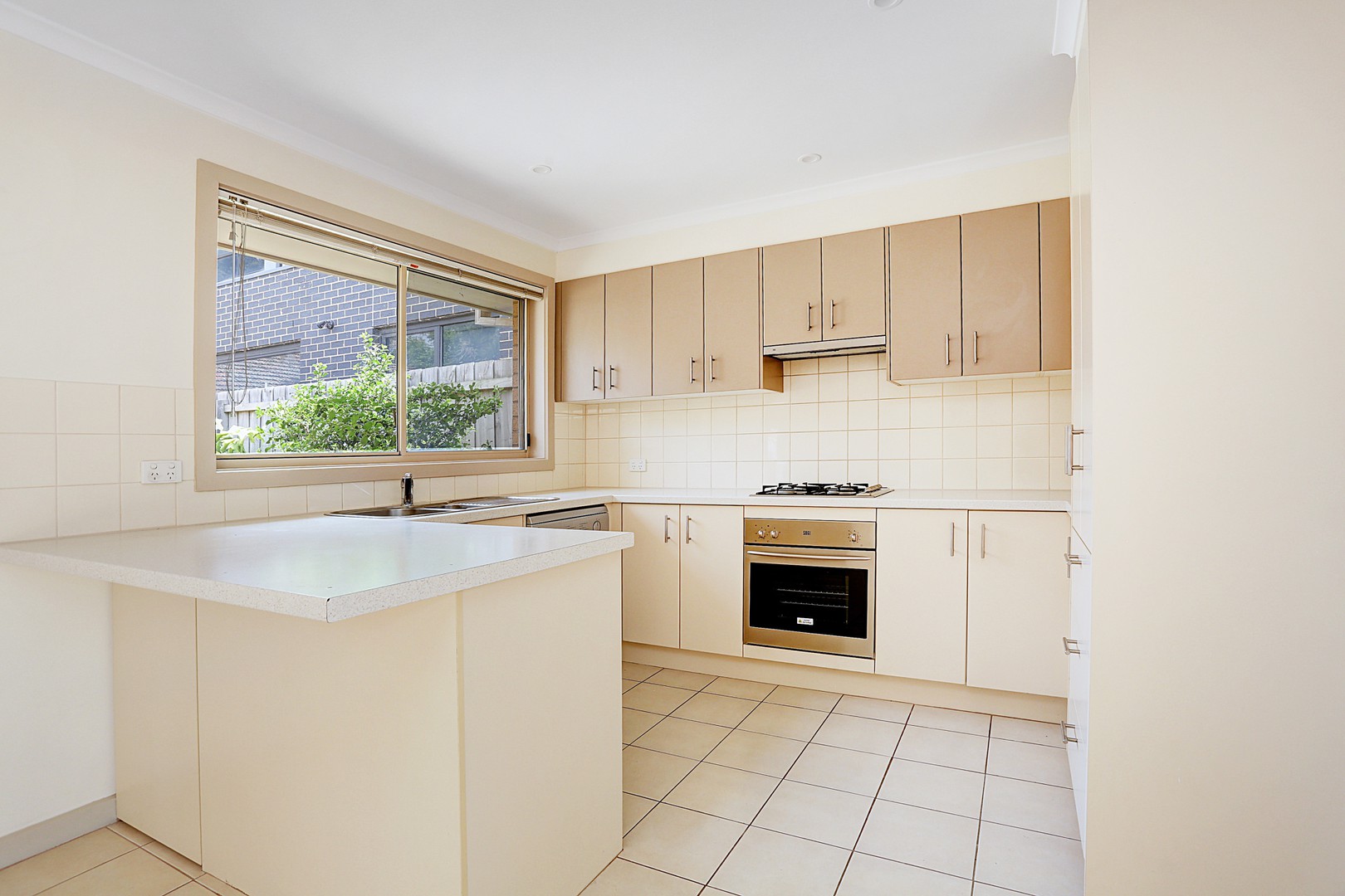 2/25 Ivan Avenue, Edithvale, VIC 3196, Edithvale - Thumbnail 2