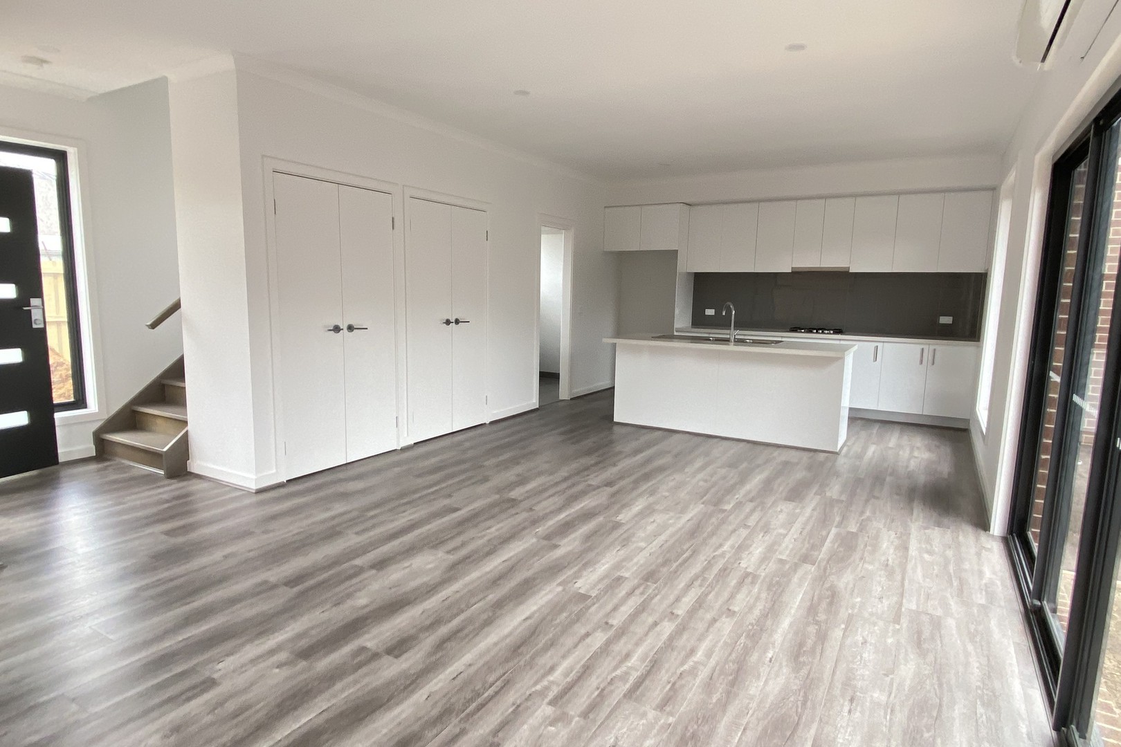 2/25 Westall Street, Thomastown, VIC 3074 - Thumbnail 2 - 23/09/2021