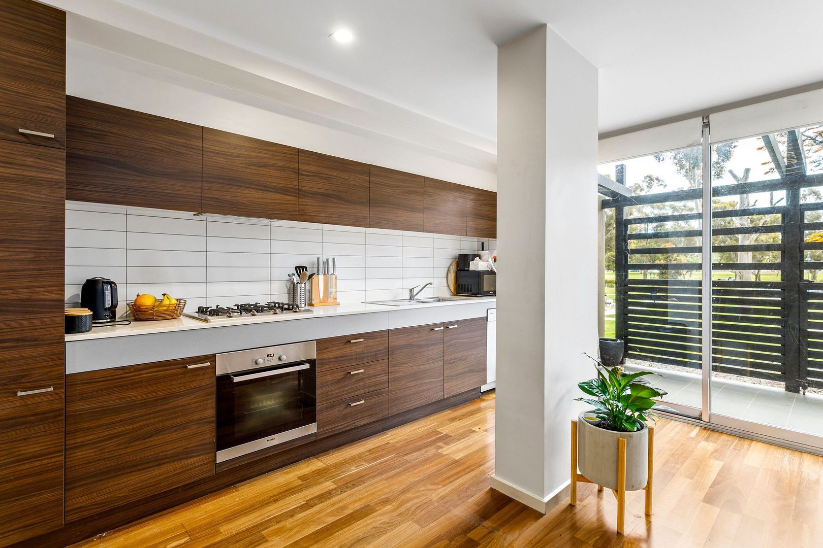 2/25 Winifred  Street, Essendon, VIC 3040 - Thumbnail 2 - 21/12/2021