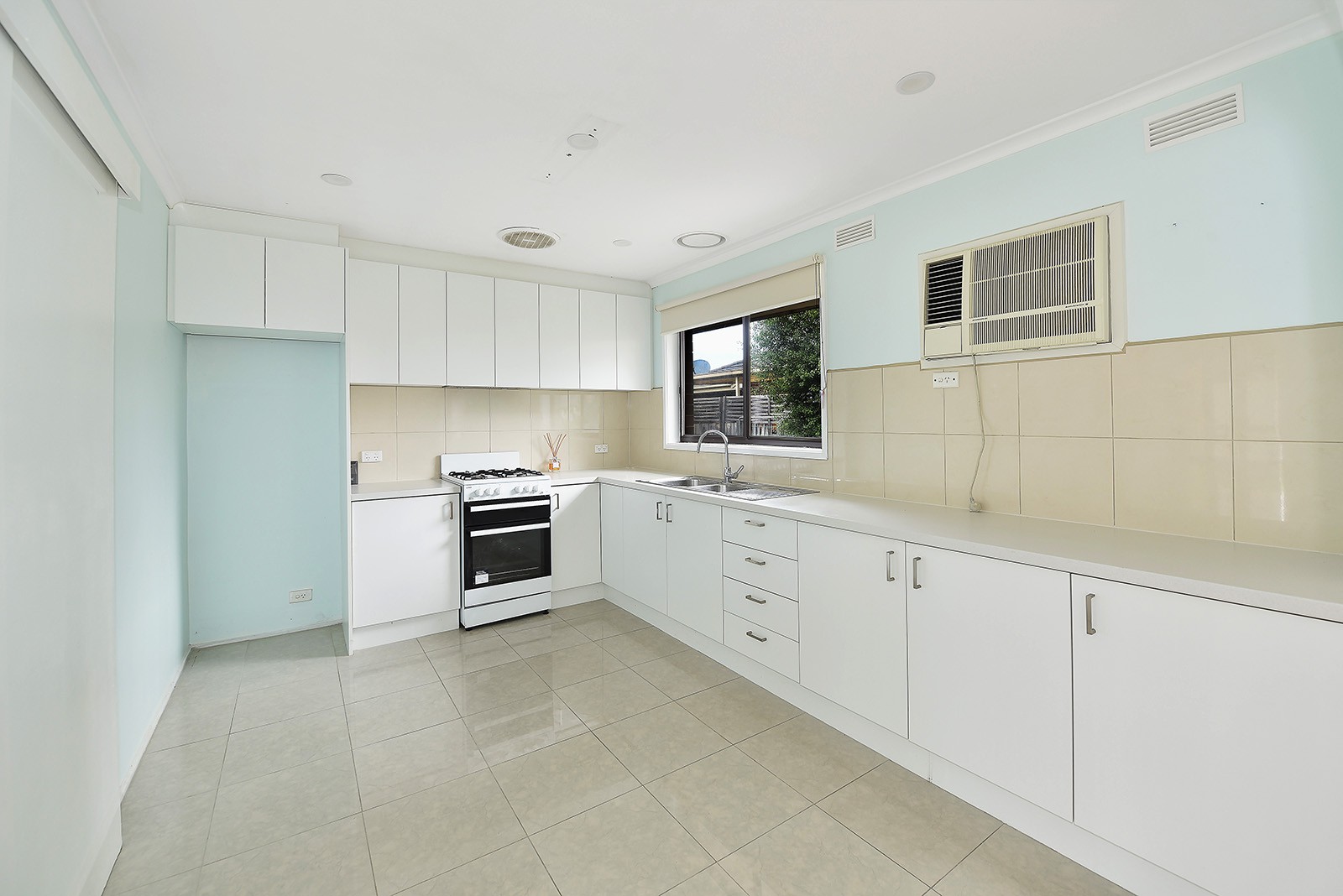2/264 Melrose Drive, Tullamarine, VIC 3043, Tullamarine - Thumbnail 2