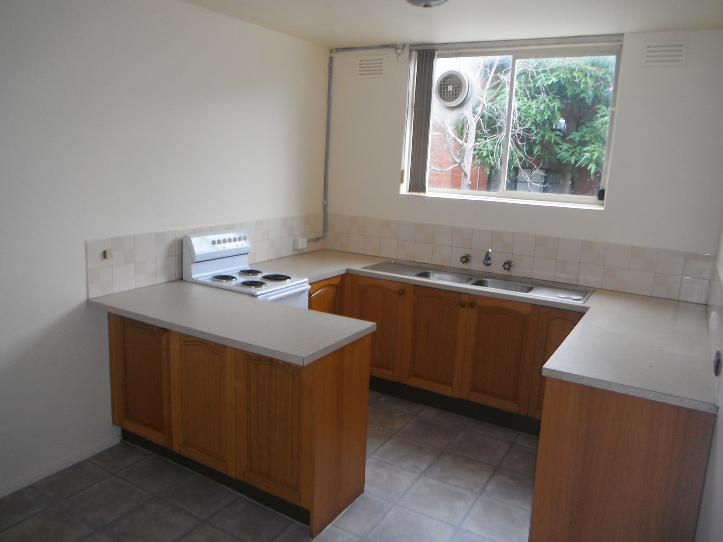 2/269 Nepean Highway, Seaford, VIC 3198 - Thumbnail 1 - 04/01/2022