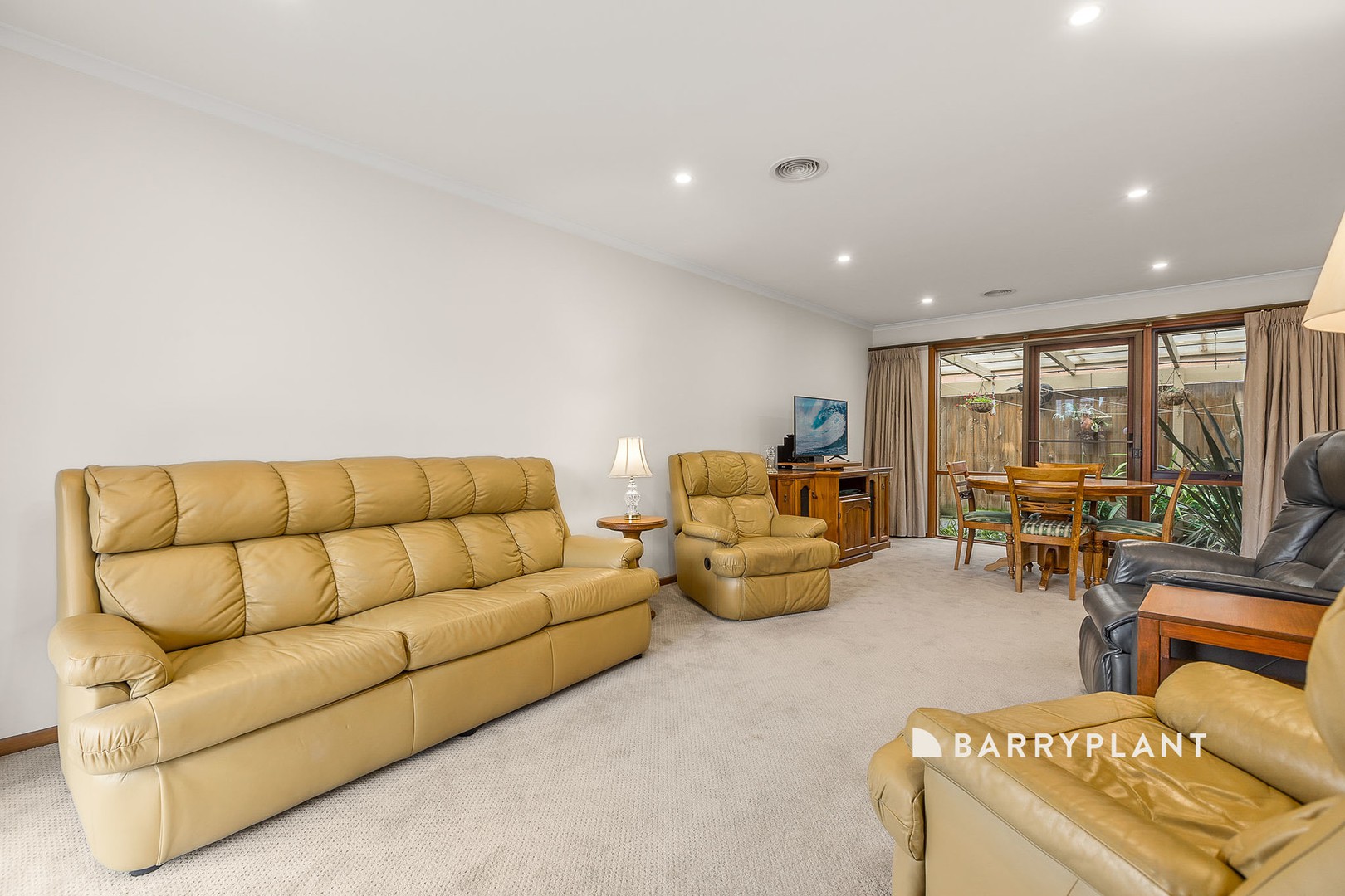 2/27-33 Beaconsfield Avenue, Beaconsfield, VIC 3807, Beaconsfield - Thumbnail 2