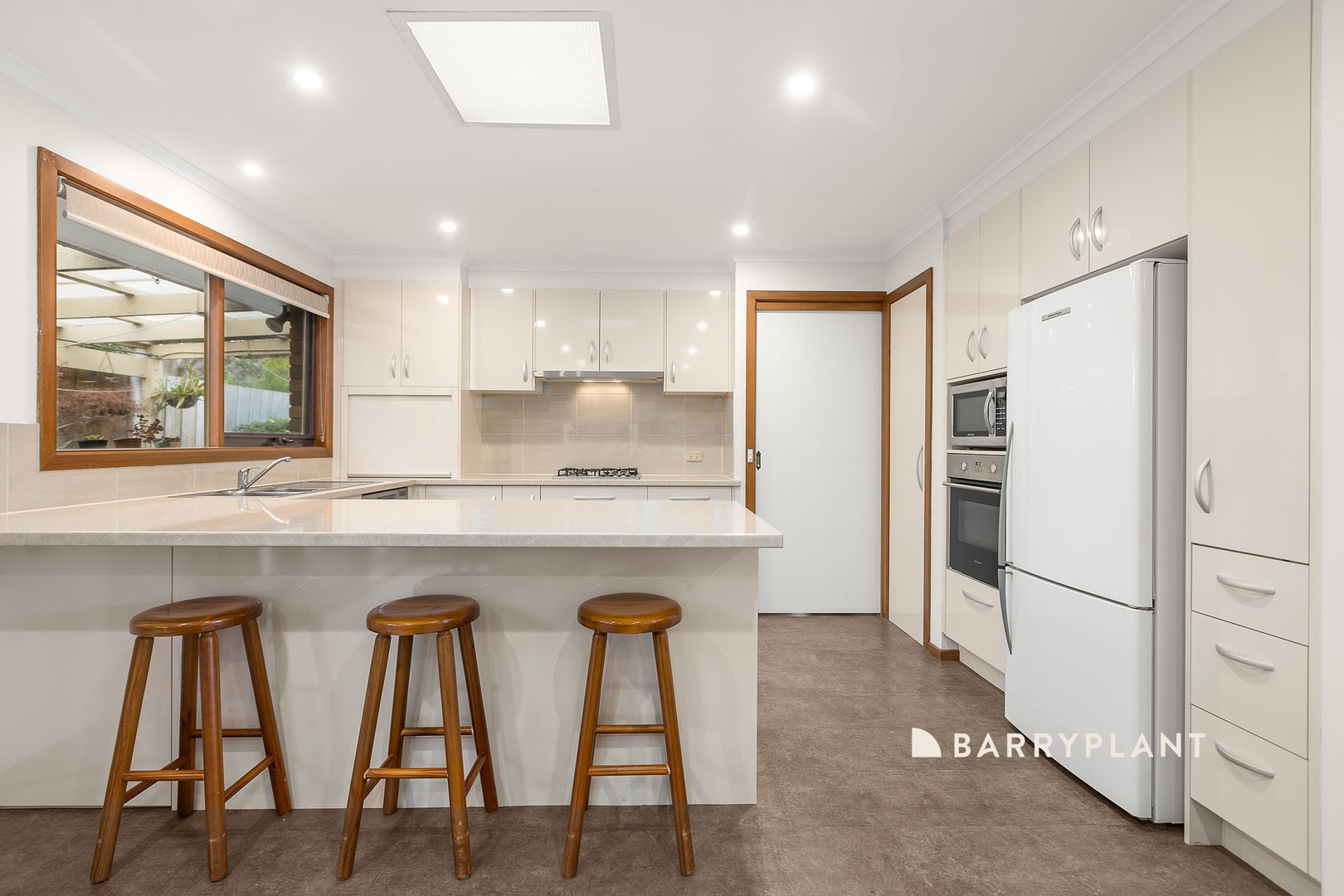 2/27-33 Beaconsfield Avenue, Beaconsfield, VIC 3807, Beaconsfield - Thumbnail 5