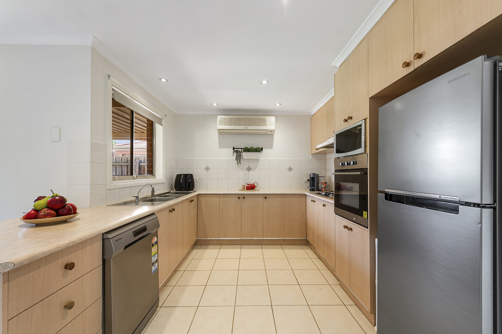 2/27 Brindalee Way, Hillside, VIC 3037, Hillside - Thumbnail 6