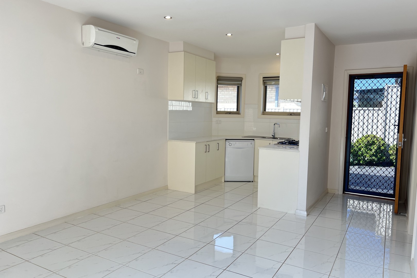 2/27 Central Avenue, Thomastown, VIC 3074, Thomastown - Thumbnail 3