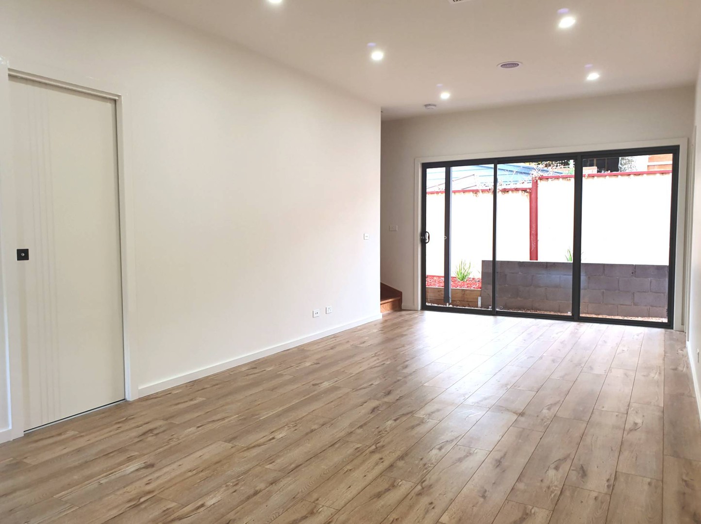 2/27 Eyre Street, Westmeadows, VIC 3049, Westmeadows - Thumbnail 2
