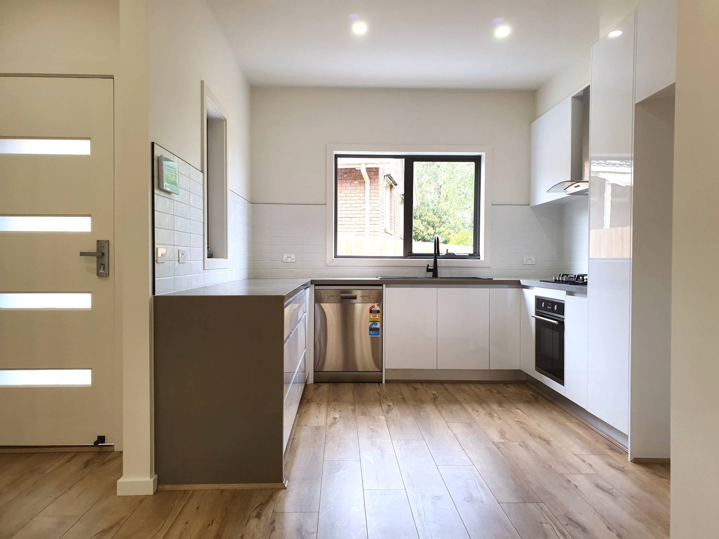 2/27 Eyre Street, Westmeadows, VIC 3049, Westmeadows - Thumbnail 4