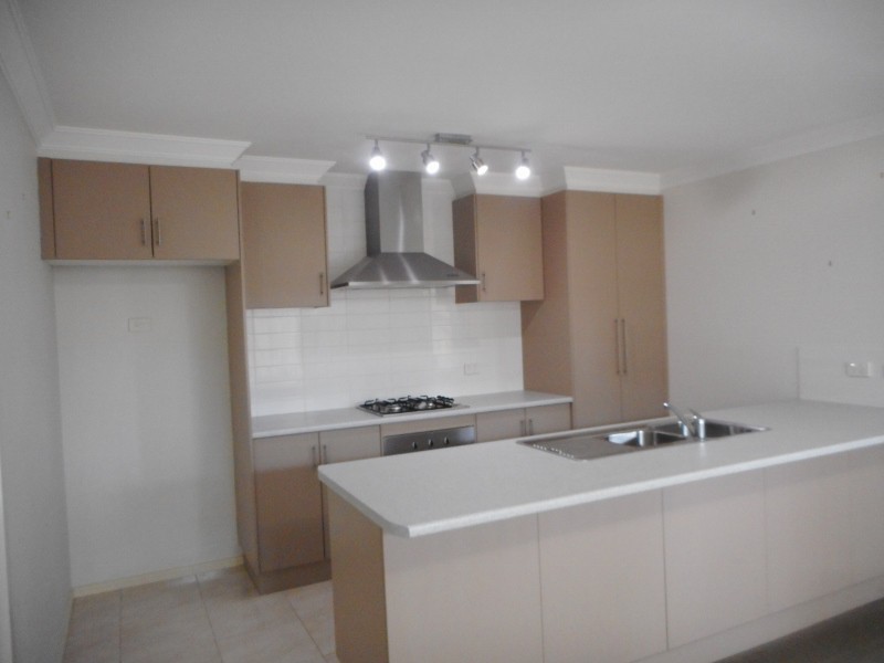 2/27 McDonald Crescent, Boronia, VIC 3155, Boronia - Thumbnail 2