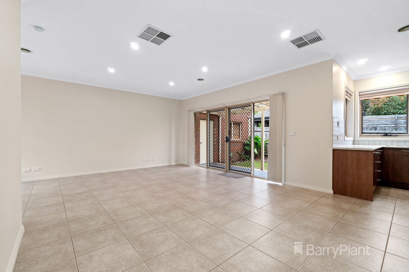 2/27 York Street, Reservoir, VIC 3073, Reservoir - Thumbnail 3