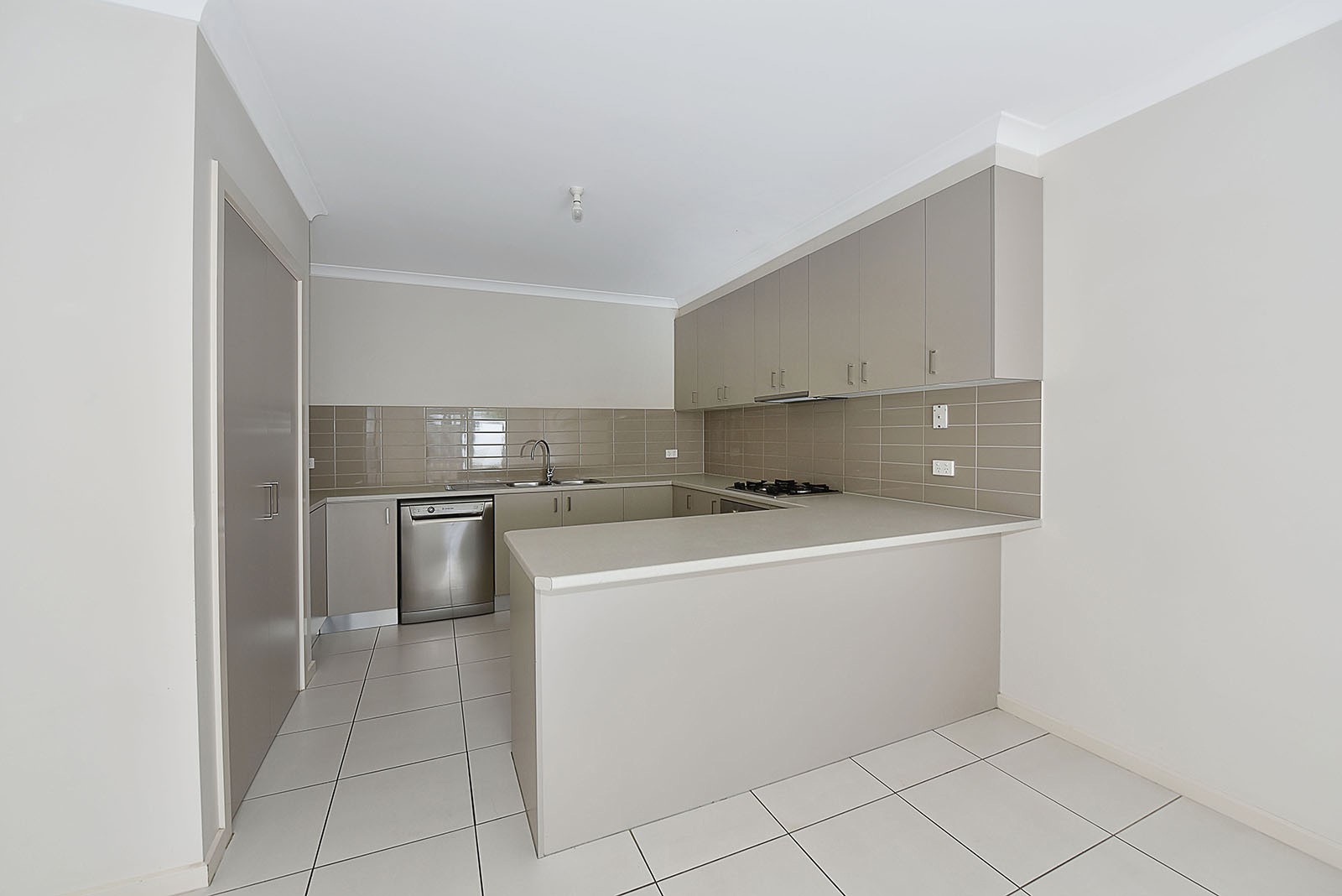 2/278 Reynard Street, Coburg, VIC 3058 - Thumbnail 2 - 09/07/2024