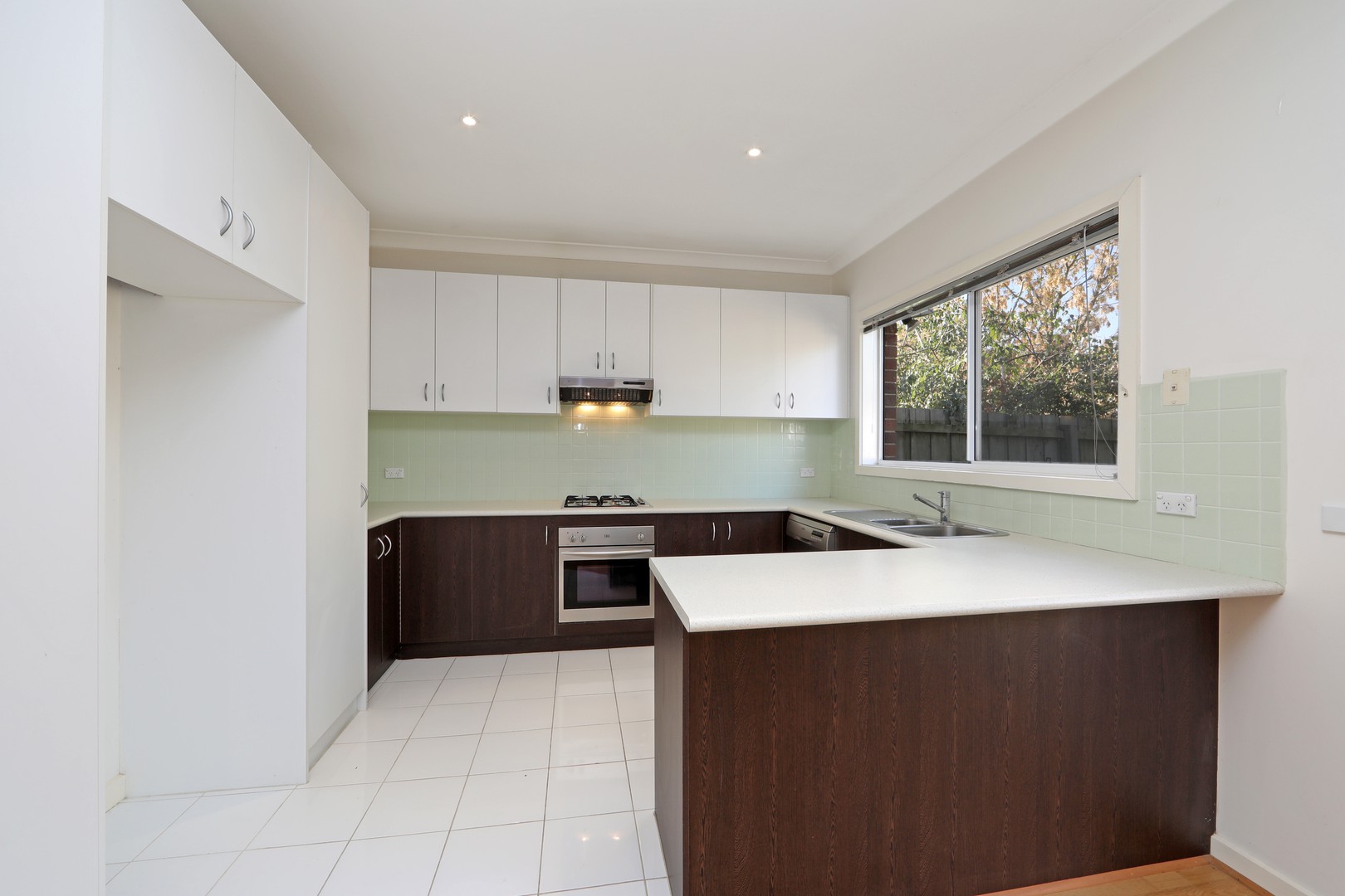 2/28 Burchall Crescent, Rowville, VIC 3178, Rowville - Thumbnail 2