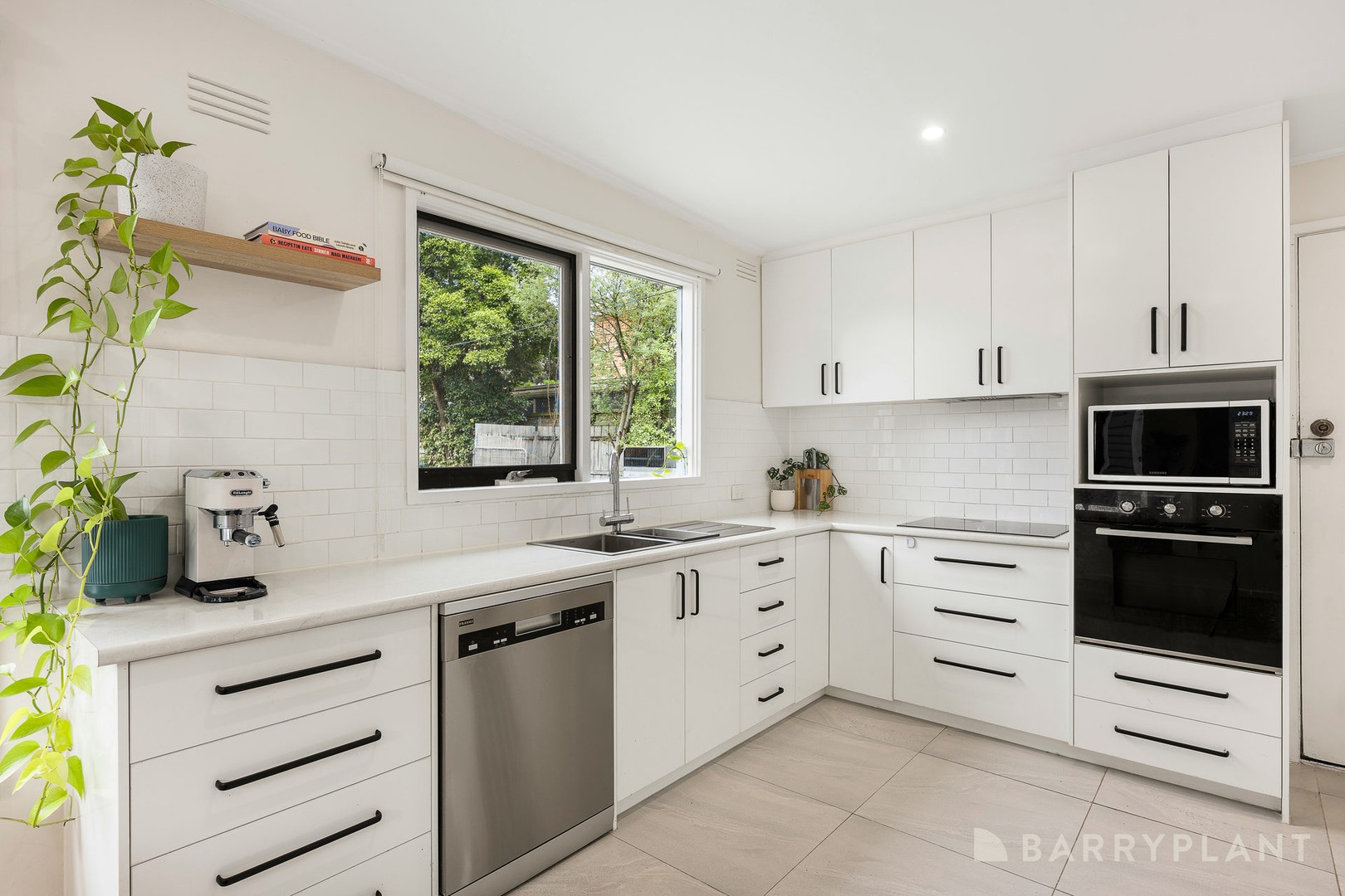 2/28 Colchester Road, Kilsyth, VIC 3137 - Thumbnail 2 - 19/06/2025