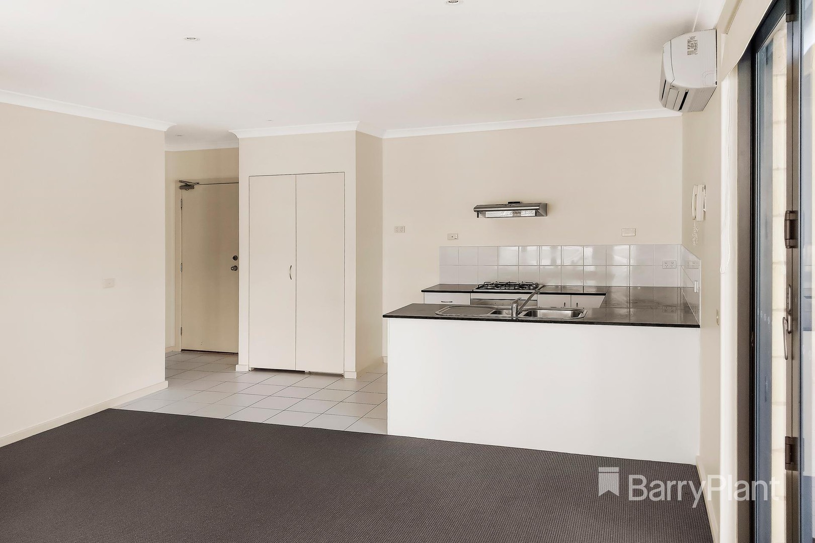 2/28 Diamond BoulevardGreensborough, VIC 3088, Greensborough - Thumbnail 5
