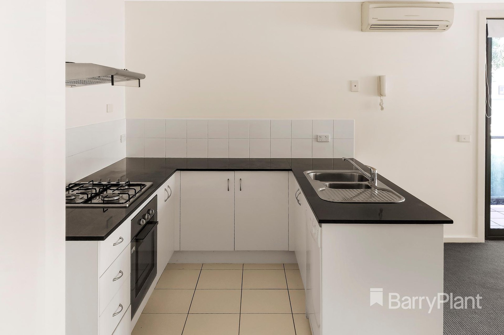 2/28 Diamond BoulevardGreensborough, VIC 3088, Greensborough - Thumbnail 6