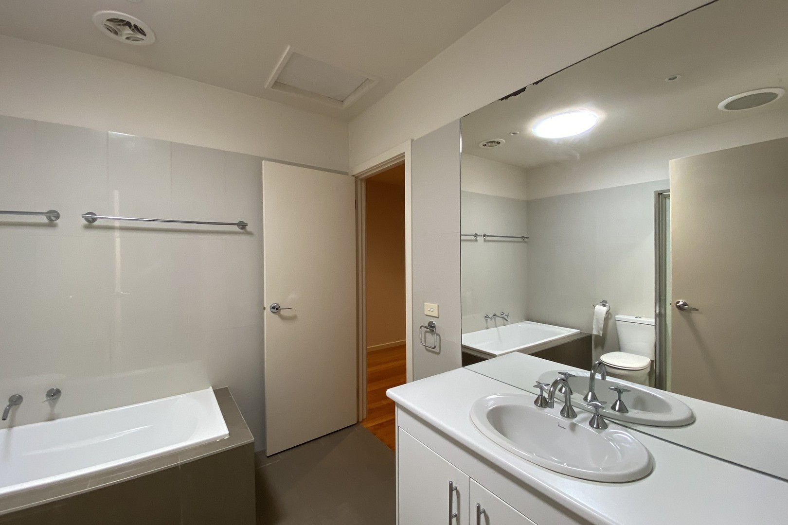 2/28 Glasgow Avenue, Reservoir, VIC 3073, Reservoir - Thumbnail 6