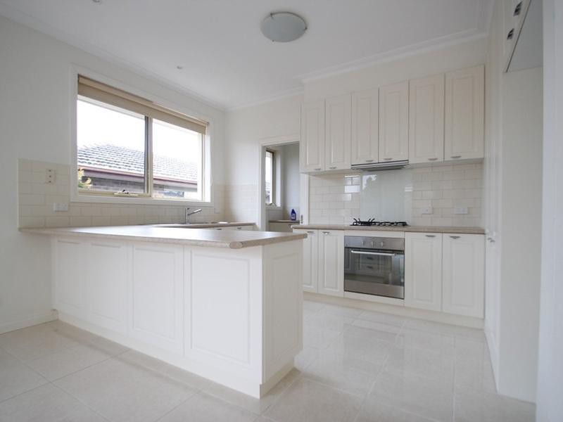 2/28 Myers Avenue, Glen Waverley, VIC 3150 - Thumbnail 2 - 20/05/2025