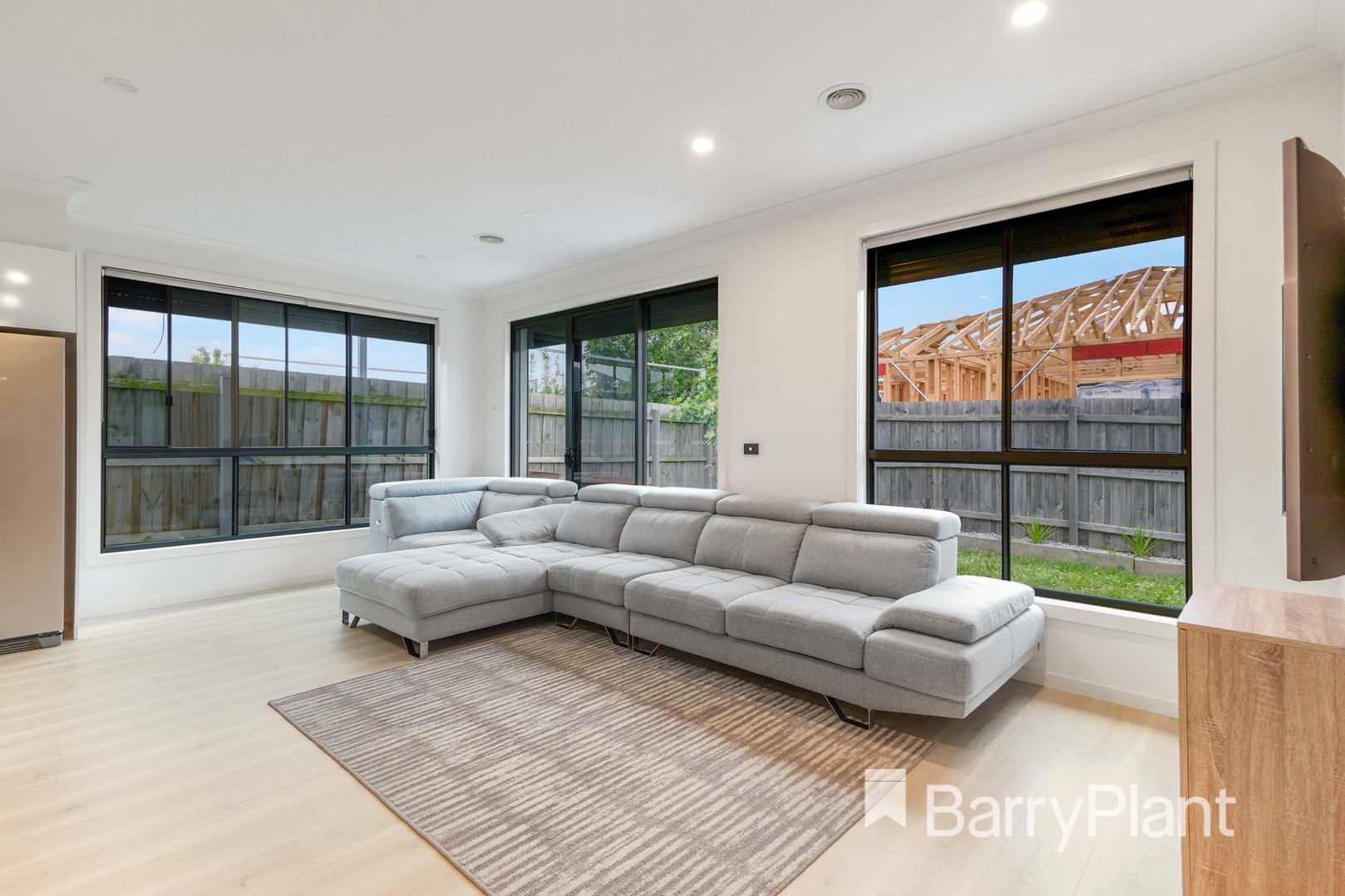 2/28 Welwyn Parade, Deer Park, VIC 3023 - Thumbnail 2 - 14/11/2022