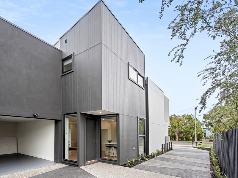 2/2a Warrs Road, Maribyrnong, VIC 3032 - Image - 22/10/2025