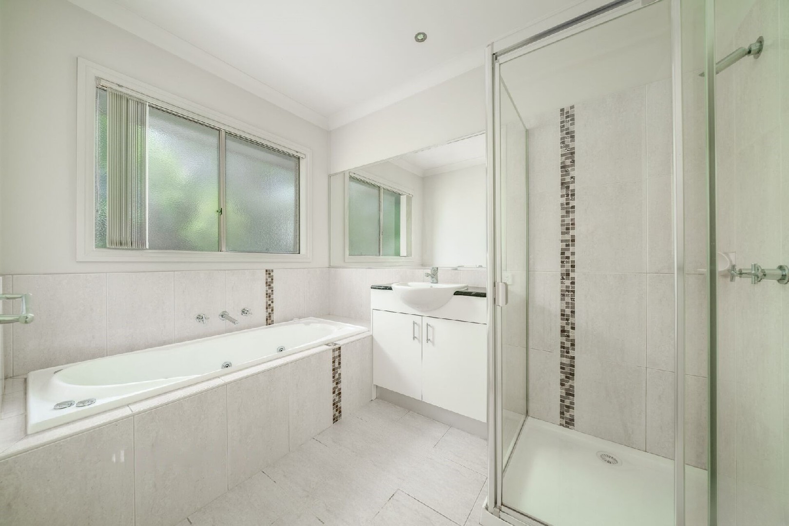 2/2B Minaki Avenue, Doncaster East, VIC 3109, Doncaster East - Thumbnail 6