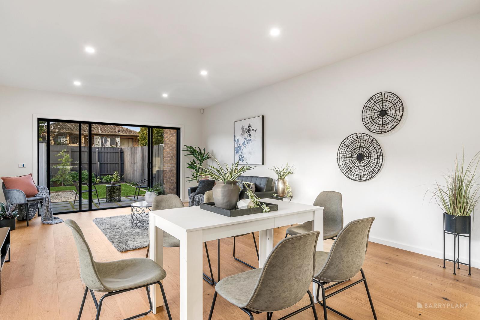 2/4 Surrey Street, Ringwood, VIC 3134 - Thumbnail 2 - 12/11/2024