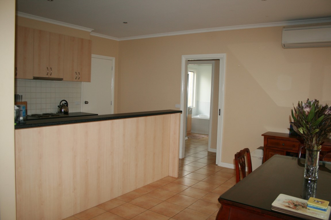 2/3-5 Stephen StreetRiddells Creek, VIC 3431  - Leased, Riddells Creek - Thumbnail 3