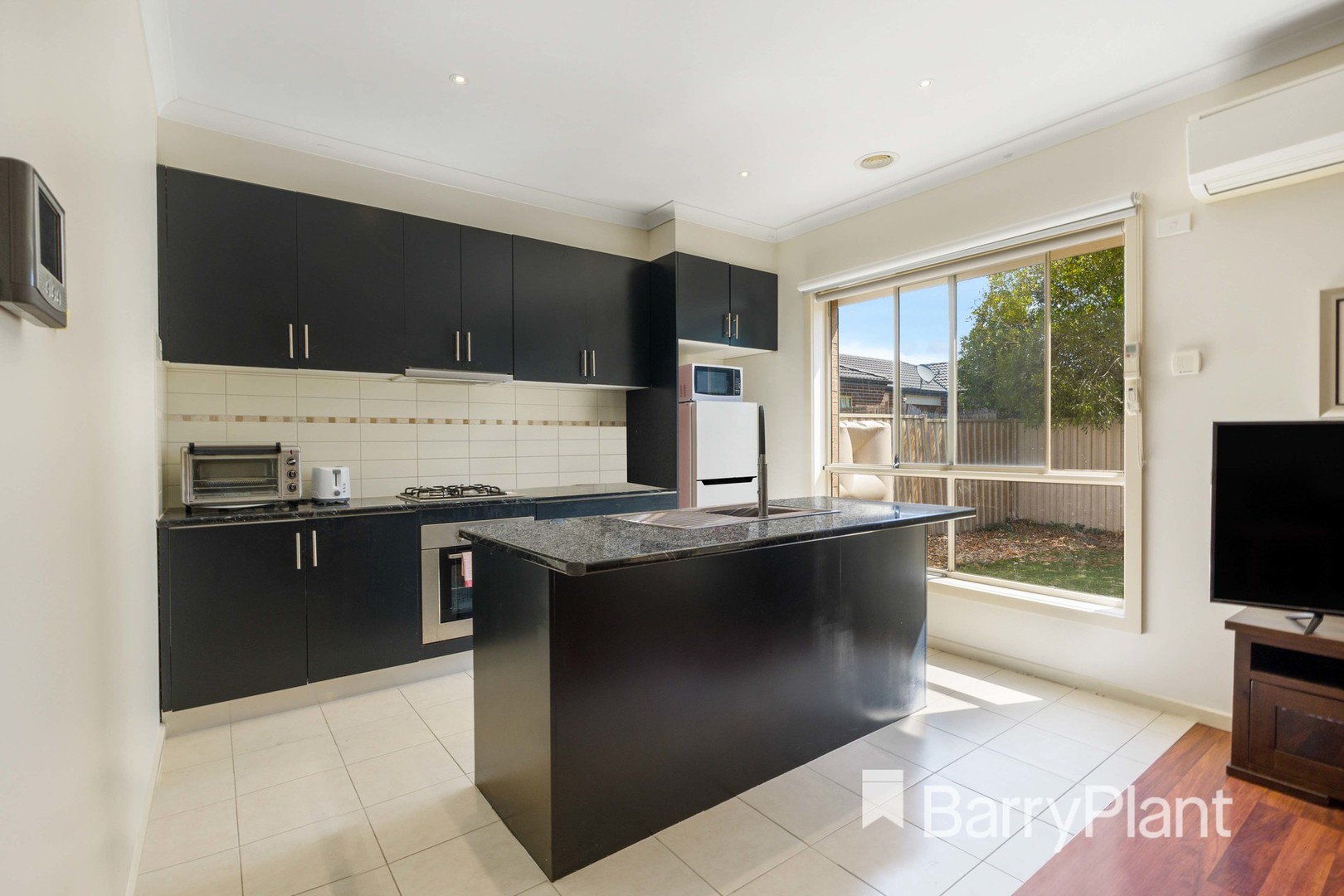 2/3 Bellinger Crescent, Wyndham Vale, VIC 3024, Wyndham Vale - Thumbnail 3