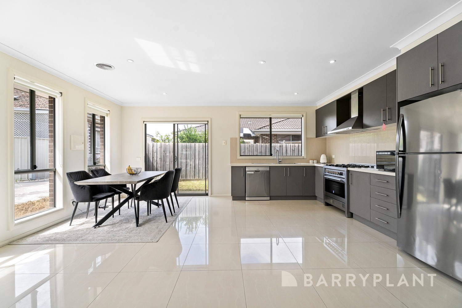 2/3 Boisdale Avenue, Sunshine North, VIC 3020 - Thumbnail 2 - 15/03/2024