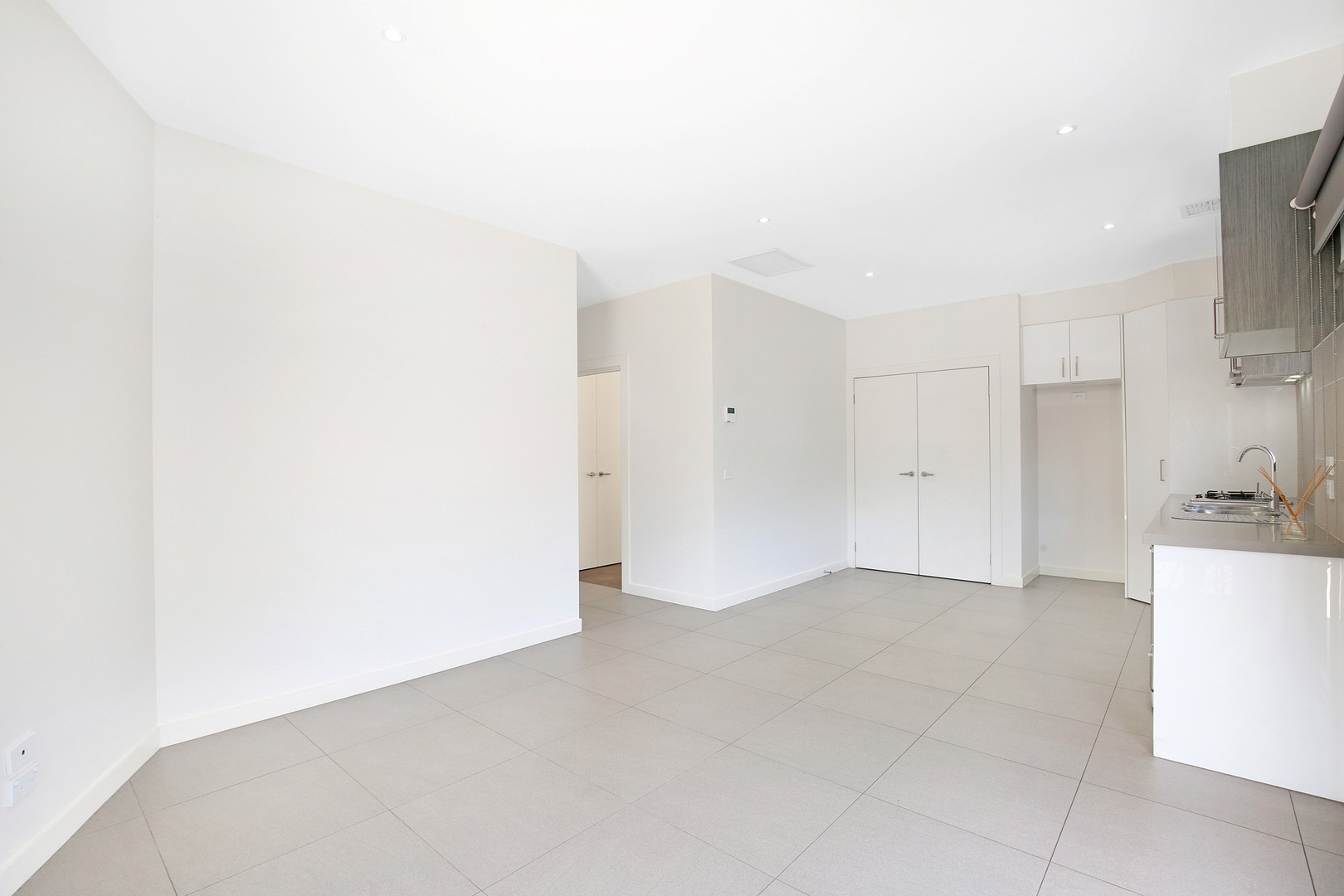 2/3 Clover Court, Thomastown, VIC 3074, Thomastown - Thumbnail 3