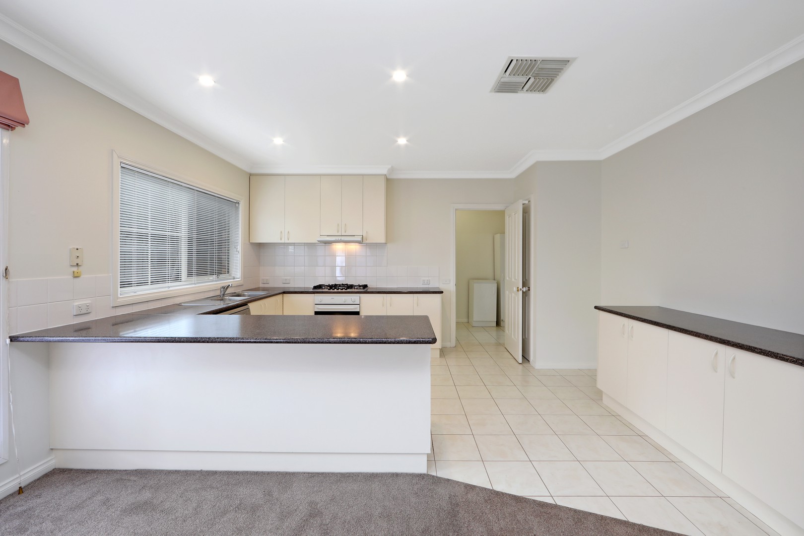 2/3 Fonteyn Drive, Wantirna South, VIC 3152, Wantirna South - Thumbnail 2