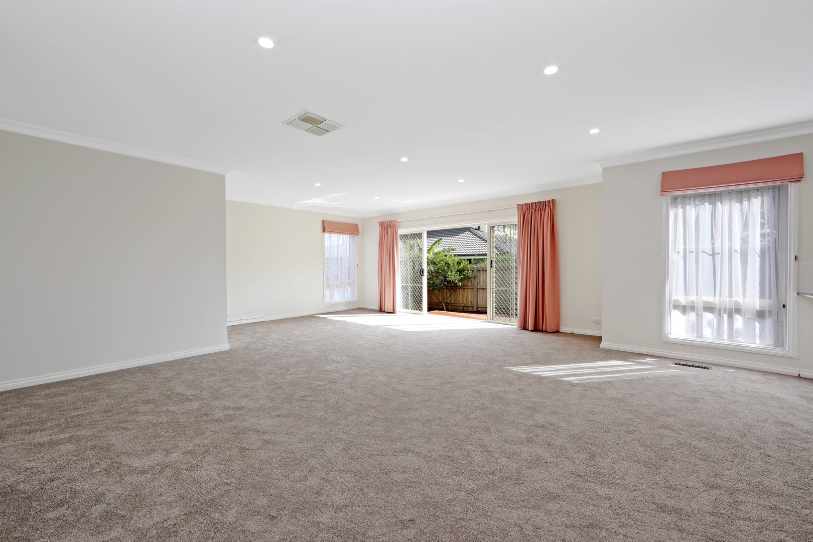 2/3 Fonteyn Drive, Wantirna South, VIC 3152, Wantirna South - Thumbnail 3