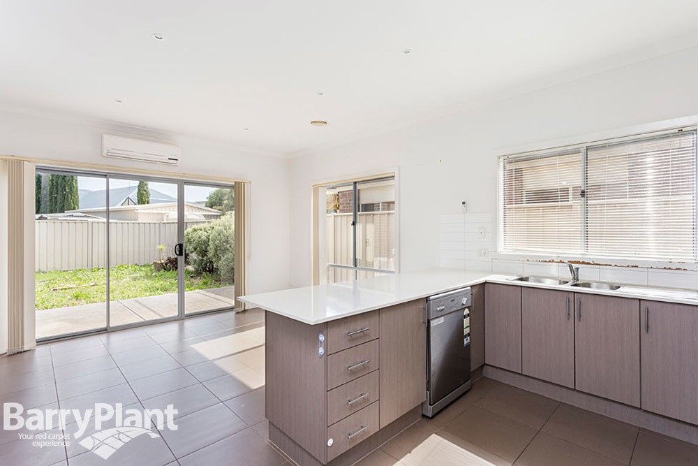 2/3 Gibralter Gardens, Point Cook, VIC 3030, Point Cook - Thumbnail 6