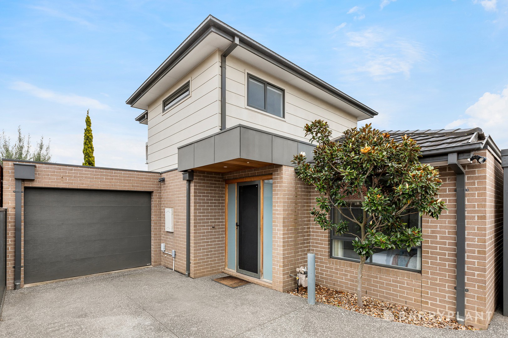 2/3 Gish Court, Hadfield - Image 1