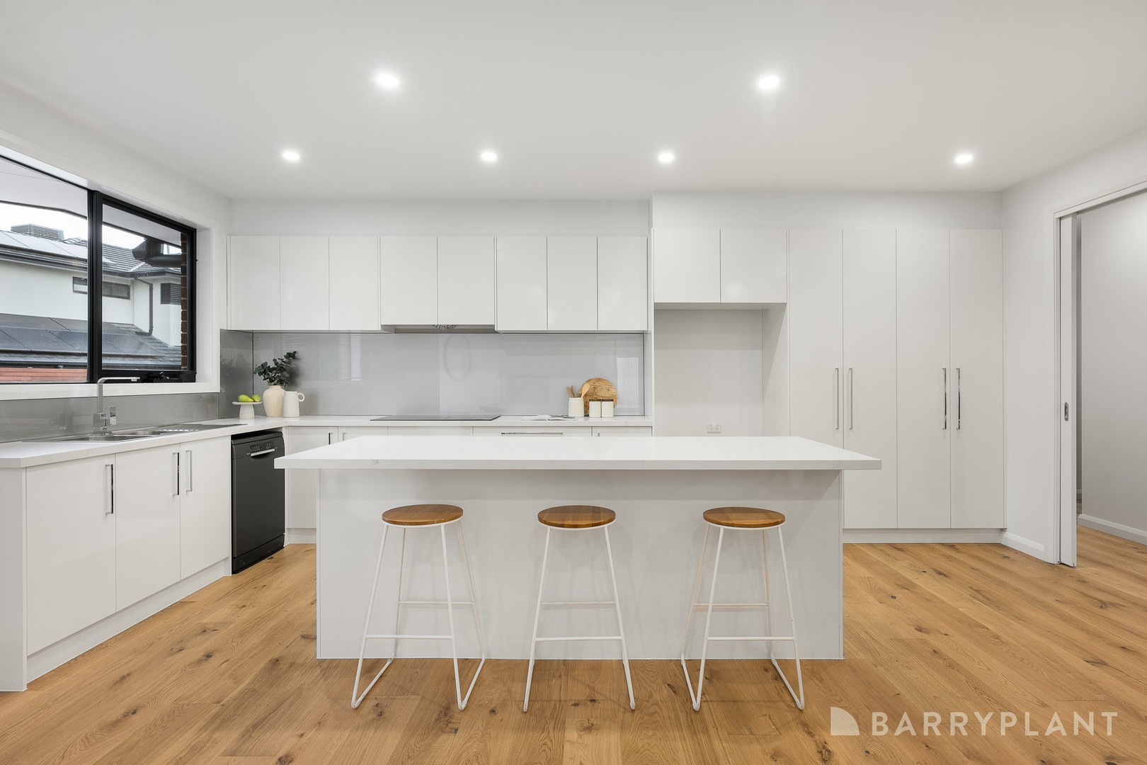 2/3 Heathfield Court, Croydon, VIC 3136 - Thumbnail 2 - 07/03/2025