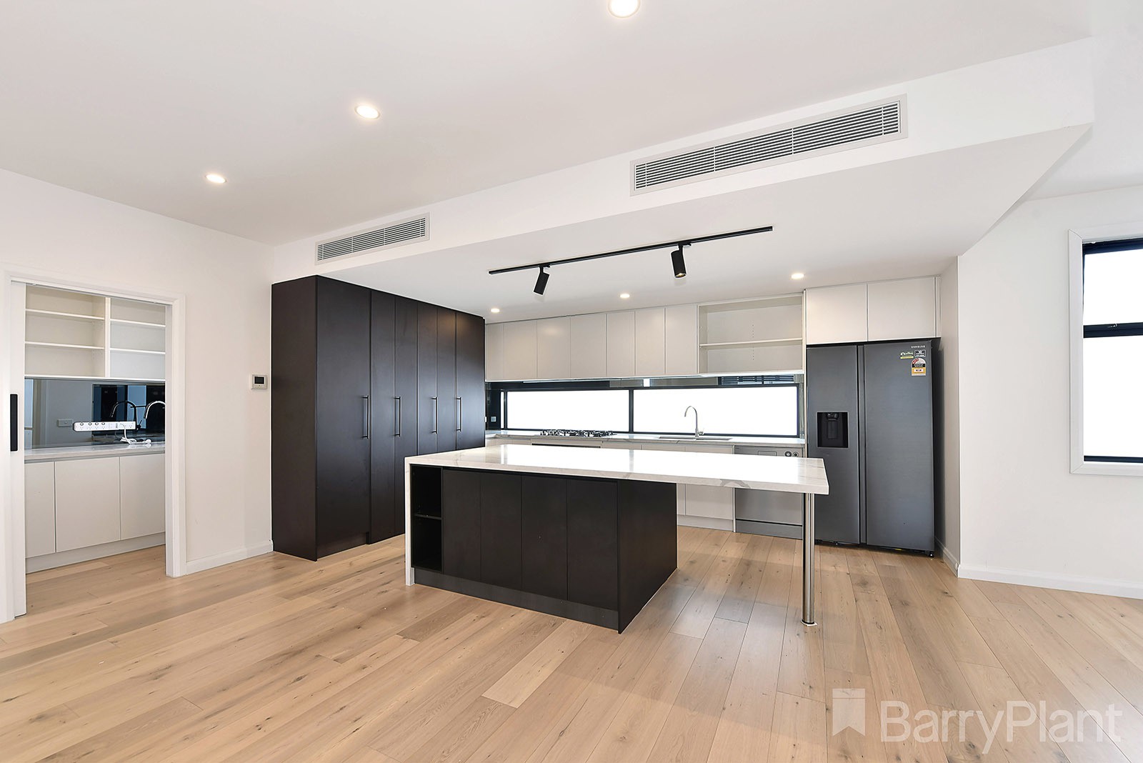 2/3 Lorna Avenue, Northcote, VIC 3070 - Thumbnail 1 - 18/01/2022