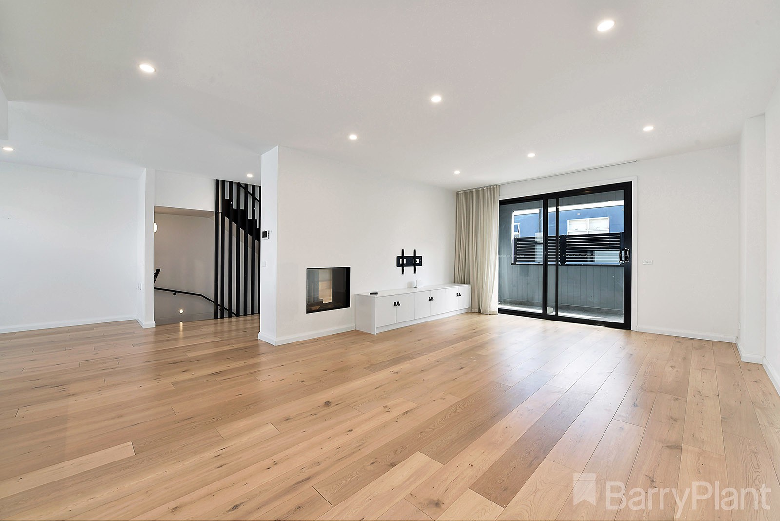 2/3 Lorna Avenue, Northcote, VIC 3070 - Thumbnail 2 - 18/01/2022