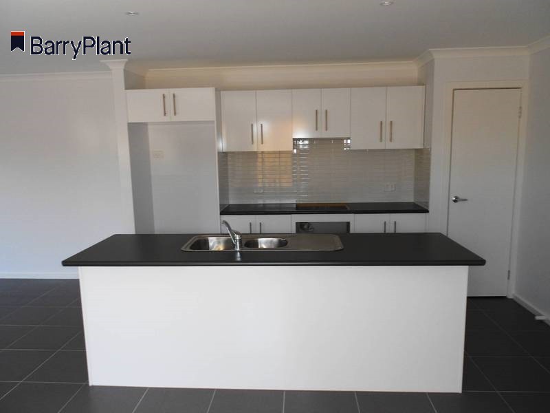 2/3 Mark Drive, Tarneit, VIC 3029, Tarneit - Thumbnail 2