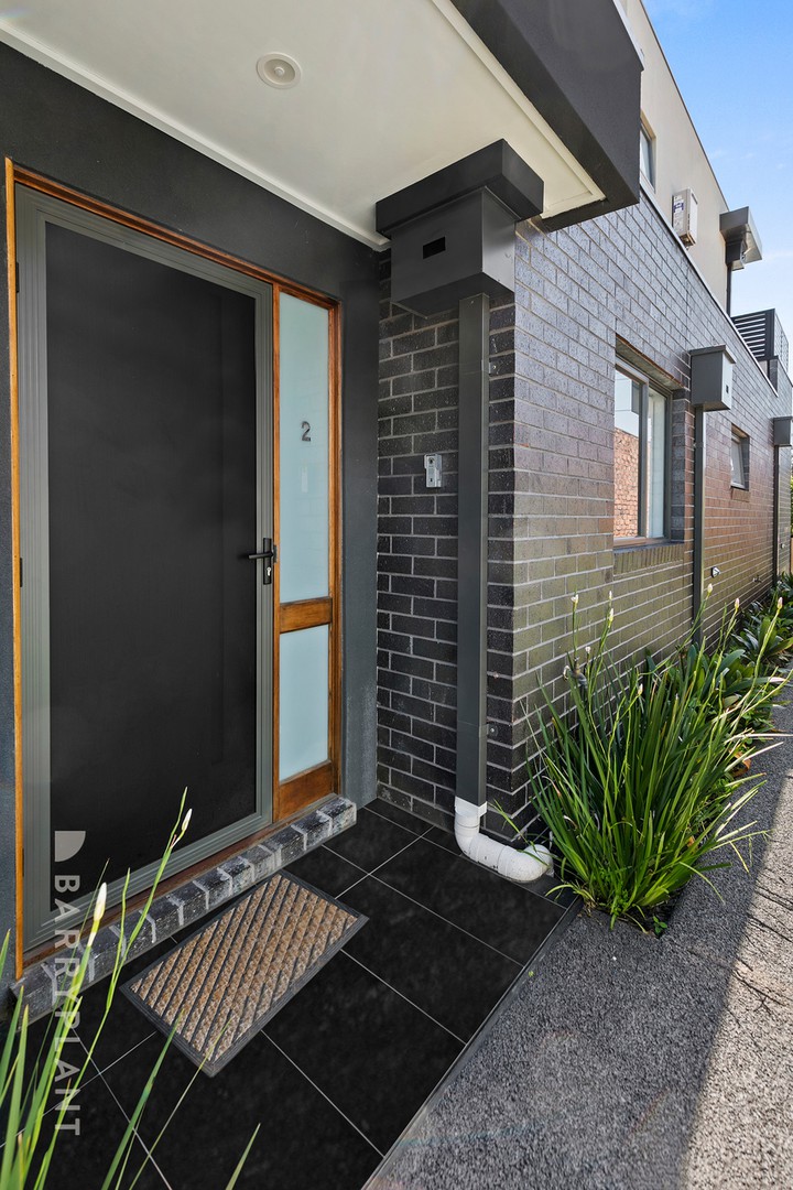 2/3 Mccracken Avenue, Pascoe Vale, VIC 3044 - Thumbnail 2 - 12/11/2024