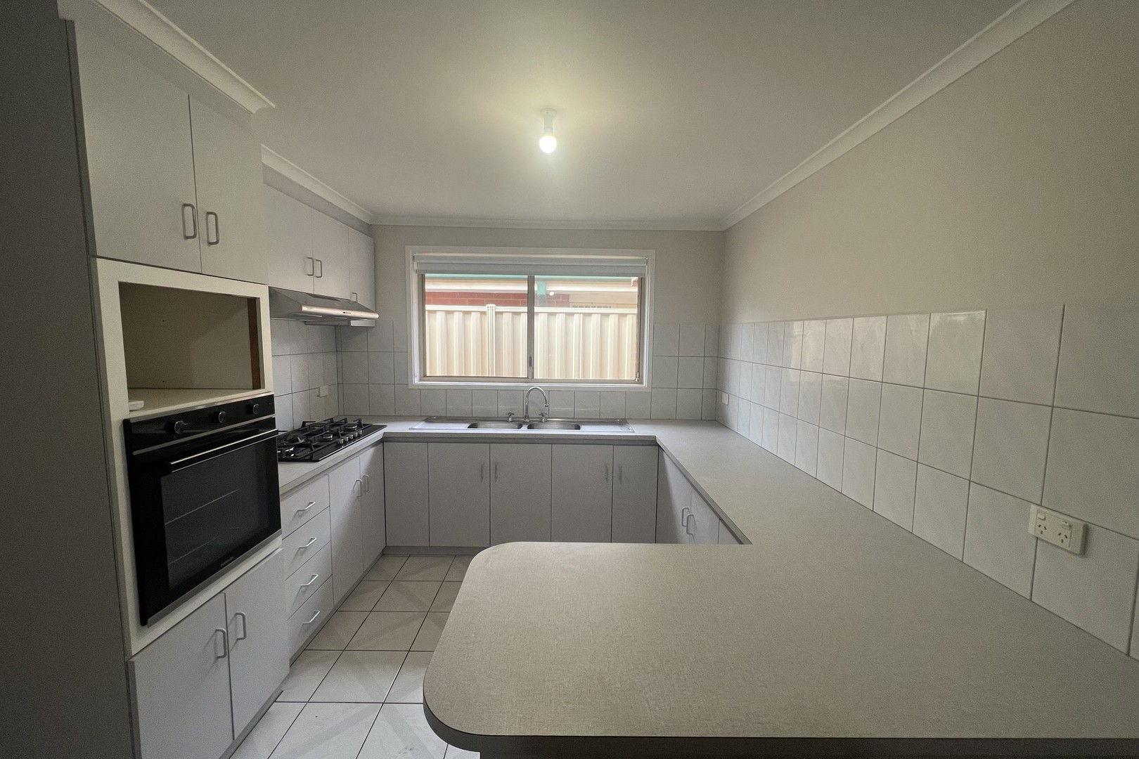 2/3 Nadur Court, St Albans, VIC 3021, St Albans - Thumbnail 2