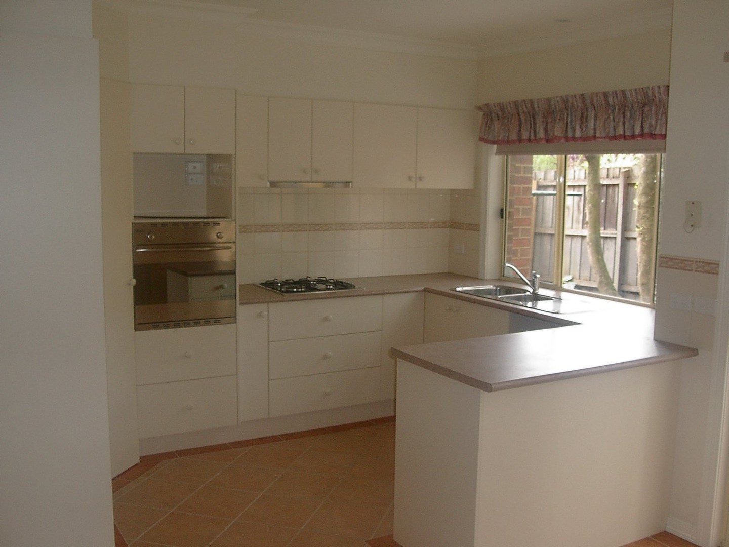 2/3 Rupert Street, Doncaster East, VIC 3109, Doncaster East - Thumbnail 2