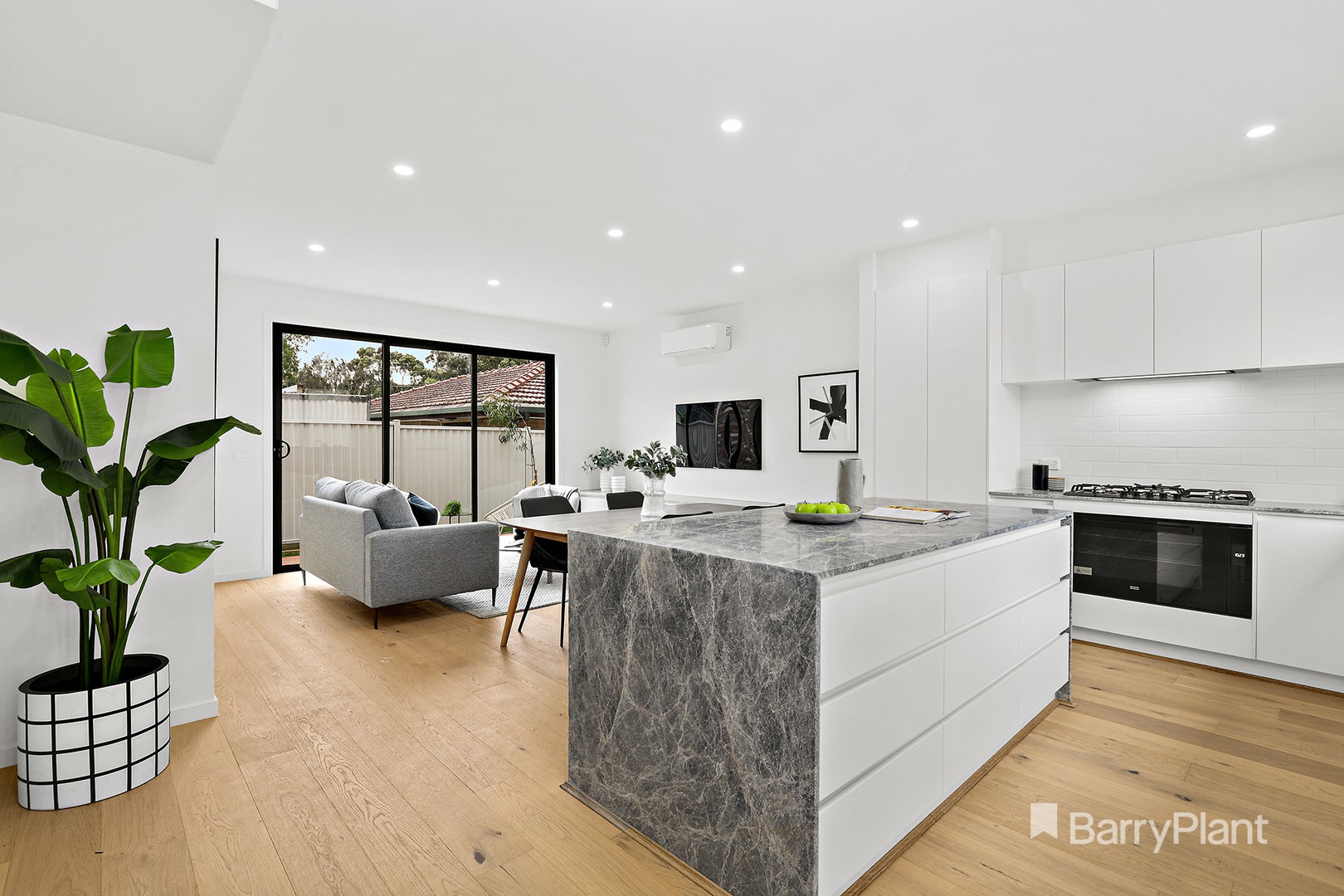 2/30 Eucra Street, Hadfield, VIC 3046, Hadfield - Thumbnail 2