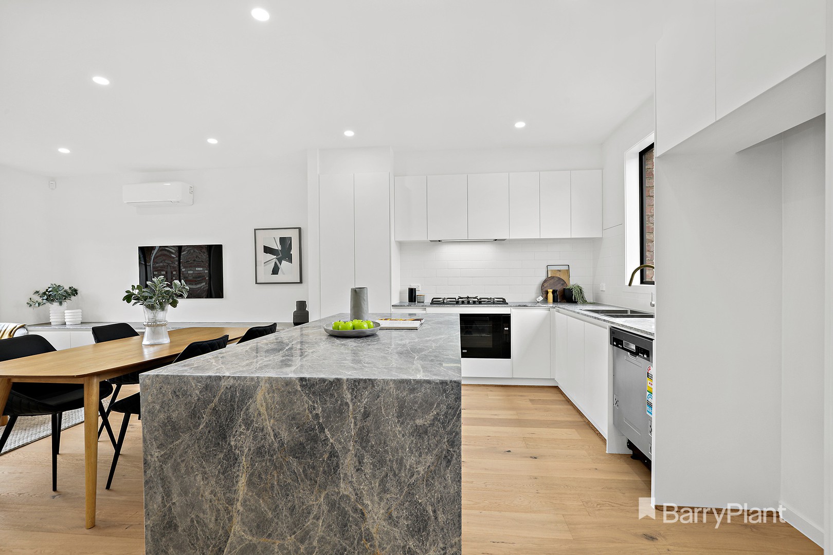 2/30 Eucra Street, Hadfield, VIC 3046, Hadfield - Thumbnail 3